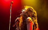 La chanteuse Lorde au festival Lollapalooza, en Grande Bretagne en 2014. (Crédit : CC BY Liliane Callegari/Flickr)