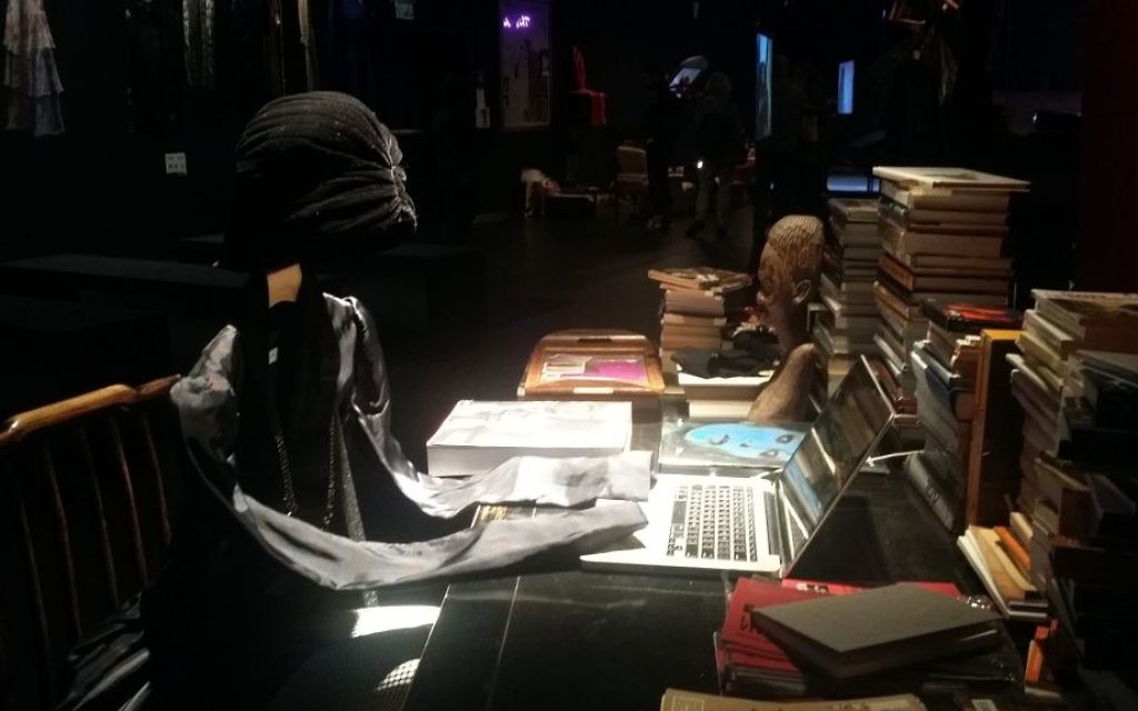 Exposition « Je t'aime, Ronit Elkabetz » au Musée du Design de Holon. (Crédit : Dahlia Perez)