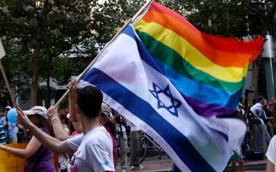 Des communautés juives locales de la région de la baie de San Francisco témoignent de leur soutien à la communauté LGBTQ lors du défilé des fiertés de San Francisco. (Daniel Dreifuss/Flash 90/File)