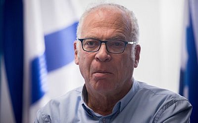 Le ministre de l'Agriculture, Uri Ariel, assiste à une réunion du parti HaBayit HaYehudi à la Knesset, à Jérusalem, le 11 décembre 2017 (Yonatan Sindel / Flash90)