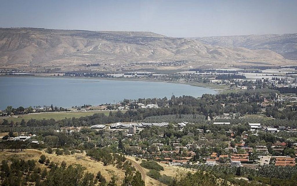 Vue du lac de Tibériade, dans le nord d'Israël, le 19 avril 2017 (Isaac Harari / FLASH90)