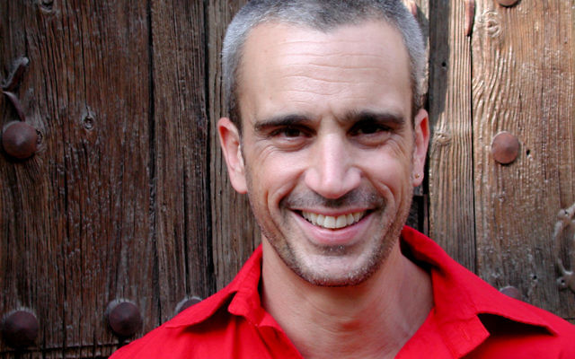 Avri Gilad en 2008. (Crédit : Wikipemida Commons)