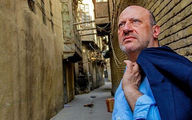 Le londonien Edwin Shuker, dans sa ville natale , à Bagdad, en 2015. (Crédit : Edwin Shuker)