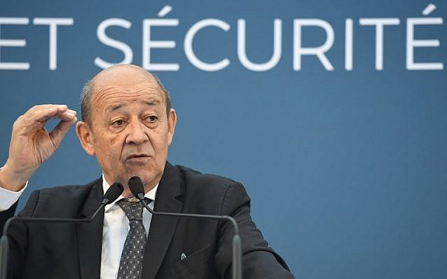 Jean-Yves le Drian, le 15 janvier 2018 à Mur-de-Bretagne. (Crédit : AFP /Damien Meyer)