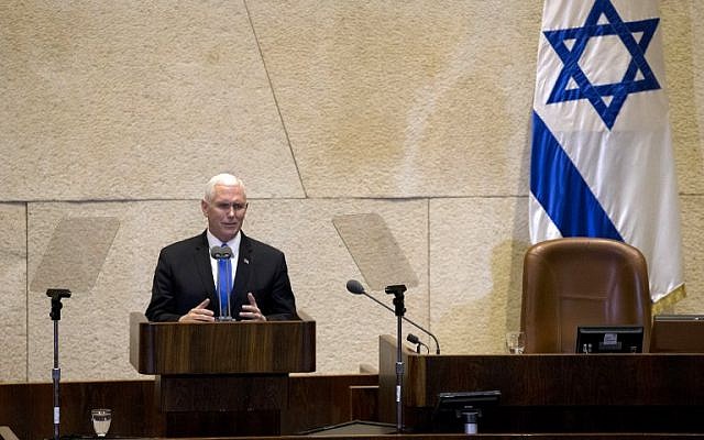 Le vice-président américain Mike Pence, à la Knesset, le 22 janvier 2018. (Crédit : AFP PHOTO / POOL / Ariel Schalit)