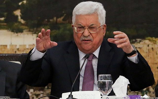 Mahmoud Abbas, président de l'Autorité palestinienne, s'adresse au Comité central de l'OLP à Ramallah, en Cisjordanie, le 14 janvier 2018 (Flash90) Mahmoud Abbas, président de l'Autorité palestinienne, s'adresse au Comité central de l'OLP à Ramallah, en Cisjordanie, le 14 janvier 2018 (Flash90)