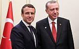 Emmanuel Macron et Recep Tayyip Erdogan le 25 mai 2017 à Bruxelles. (Crédit : ERIC FEFERBERG / POOL / AFP)