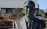 A Yaotsu, au Japon, au mois de novembre 2017, un buste de Chiune Sugihara au musée du mémorial créé en son honneur (Crédit :  Michael Wilner)