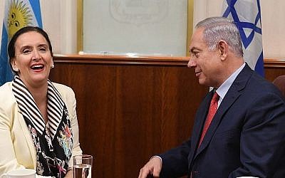 Le Premier ministre Benjamin Netanyahu rencontre la vice-présidente argentine  Gabriela Michetti à Jérusalem le 10 janvier 2018 (Crédit : GPO/Kobi Gideon)