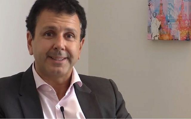 Laurent Lévy, directeur de la chaîne de magasins Optical Center devrait ouvrir un complexe hotelier sur les rives du lac de Tibériade. (Crédit : capture d'écran Youtube/KLManagment)