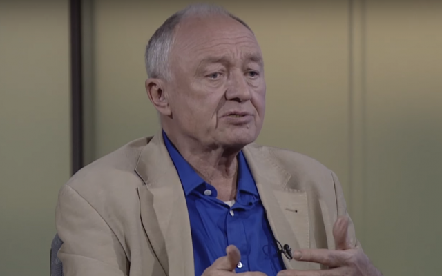Ken Livingstone est apparu sur la chaîne de télévision iranienne Press TV à l'occasion de la Journée internationale du souvenir de la Shoah, le 27 janvier 2018 (Capture d'écran : YouTube) Ken Livingstone est apparu sur la chaîne de télévision iranienne Press TV à l'occasion de la Journée internationale du souvenir de la Shoah, le 27 janvier 2018 (Capture d'écran : YouTube)