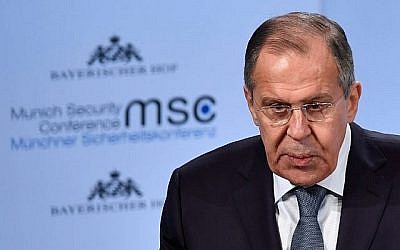Le ministre russe des Affaires étrangères Sergei Lavrov prononce un discours lors de la Conférence de Munich sur la sécurité, le 17 février 2018, à Munich, en Allemagne. (AFP Photo/Thomas Kienzle)