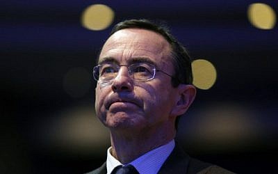 Le chef du groupe LR au Sénat français Bruno Retailleau au Conseil national des partis républicains (LR), le 27 janvier 2018 à Paris (Crédit : PHOTO AFP / GEOFFROY VAN DER HASSELT)