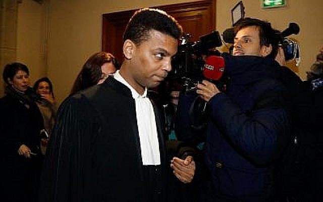 Yassine Bouzrou, avocat de Tariq Ramadan, dans un tribunal parisien lors de l'audience de son client sur les allégations de viol, le 2 février 2018. (AFP Photo/Francois Guillot)