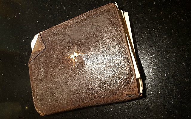Le portefeuille de Nathan van Dam, rendu en 2012 à sa famille par l'ITS. (Autorisation : Martine van Dam)