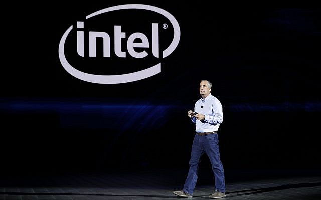 Le PDG d'Intel, Brian Krzanich, prononce un discours à CES International, le 8 janvier 2018, à Las Vegas. (Photo AP / Jae C. Hong) Le PDG d'Intel, Brian Krzanich, prononce un discours à CES International, le 8 janvier 2018, à Las Vegas. (Photo AP / Jae C. Hong)