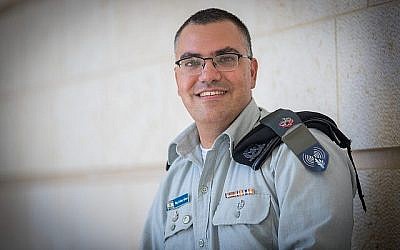 Le porte-parole de Tsahal en langue arabe, Avichay Adraee au ministère des Affaires étrangères à Jérusalem le 6 septembre 2017. (Yonatan Sindel/Flash90)