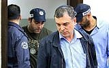Shlomo Filber, directeur général du ministère de la Communication, arrive pour une audience au tribunal de première instance de Rishon Lezion, le 18 février 2018. (Crédit : Flash90)