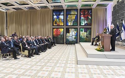 Le président israélien Reuven Rivlin à a conférence des ambassadeurs et des chefs de missions diplomatiques, à Jérusalem, le 8 février 2018. (Crédit : Mark Neiman / GPO)