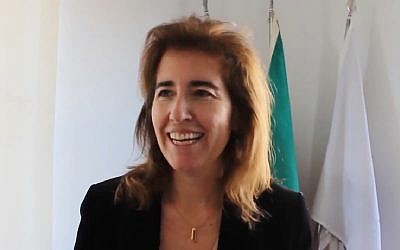 Ana Mendes Godinho, secrétaire d'Etat au tourisme portugaise, s'exprimant en 2016 (Capture d'écran : YouTube)