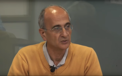 Kavous Seyed Emami, éminent écologiste irano-canadien, donne une conférence en Iran en novembre 2017. (Crédit : capture d'écran YouTube)