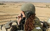 Image illustrative d'une femme instructeur de chars de Tsahal lors d'un exercice le 1er janvier 2013. (Caporal Zev Marmorstein / Unité du porte-parole de Tsahal)