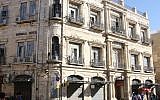 L'hôtel Imperial à la porte de Jaffa, dont le bail a été vendu à l'organisation de droite Ateret Cohanim, ce dont le patriarcat grec-orthodoxe a fait appel. (Crédit : Shmuel Bar-Am)