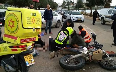 La scène d'un accident à proximité de Kadima, le 23 février 2018 (Crédit :  Magen David Adom)