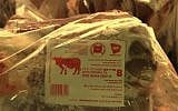 Illustration : Viande casher abattue en Pologne et portant le symbole du rabbinat de Varsovie (Crédit :  JTA)