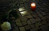 Illustration de "Stolpersteine" (pierres d'achoppement) à Berlin, le 9 novembre 2013. (AFP/Johannes Eisele)