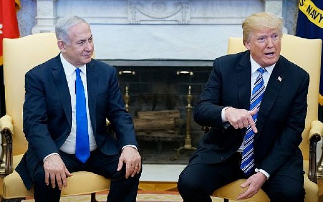 Le président américain Donald Trump s'exprime lors d'une réunion avec le Premier ministre israélien Benjamin Netanyahu dans le bureau ovale de la Maison-Blanche, le 5 mars 2018 à Washington (AFP PHOTO / MANDEL NGAN)