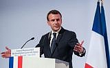 Le président français Emmanuel Macron prononce un discours lors du 33ème dîner annuel du Conseil représentatif des institutions juives de France (CRIF), le 7 mars 2018 à Paris (Crédit : AFP PHOTO / POOL / ludovic MARIN)