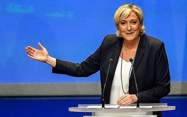 La présidente du Front National français d'extrême-droite Marine Le Pen s'exprime durant le congrès de son parti à Lille, après sa réélection à la tête du parti, le 11 mars 2018 (Crédit : AFP PHOTO / PHILIPPE HUGUEN) La présidente du Front National français d'extrême-droite Marine Le Pen s'exprime durant le congrès de son parti à Lille, après sa réélection à la tête du parti, le 11 mars 2018 (Crédit : AFP PHOTO / PHILIPPE HUGUEN)