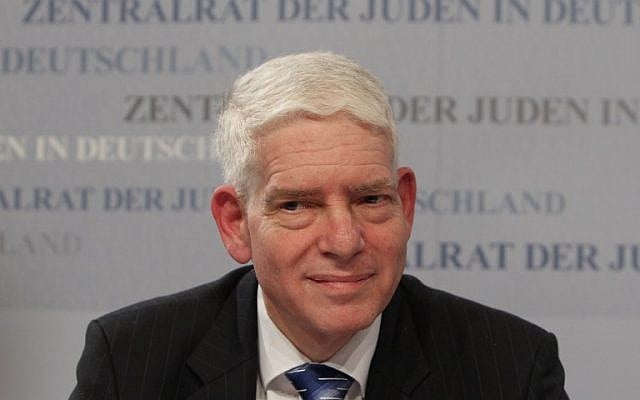 Josef Schuster, président du Conseil central des Juifs d'Allemagne, assiste à une conférence de presse après son élection à Francfort-sur-le-Main, en Allemagne, le 30 novembre 2014. (AFP / Daniel Roland) Josef Schuster, président du Conseil central des Juifs d'Allemagne, assiste à une conférence de presse après son élection à Francfort-sur-le-Main, en Allemagne, le 30 novembre 2014. (AFP / Daniel Roland)