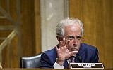 Le sénateur Bob Corker (Républicain-Tennessee), président de la Commission sénatoriale des relations étrangères lors d'une réunion de la Commission sénatoriale des relations étrangères au Capitole à Washington, DC, le 16 février 2017. (AFP/Zach Gibson)