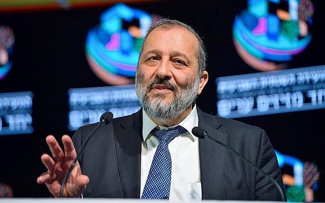 Aryeh Deri, à Tel Aviv le 14 février 2018 (Crédit : Tomer Neuberg/Flash 90) Aryeh Deri, à Tel Aviv le 14 février 2018 (Crédit : Tomer Neuberg/Flash 90)