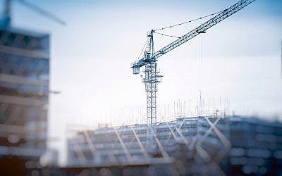 Vue de grues avec un horizon (fanjianhua, iStock by Getty Images)