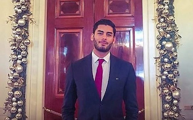 Une photo non-datée d'Ammar Campa-Najjar, candidat démocrate au congrès du 50ème district de Californie (Capture d'écran : Facebook) Une photo non-datée d'Ammar Campa-Najjar, candidat démocrate au congrès du 50ème district de Californie (Capture d'écran : Facebook)