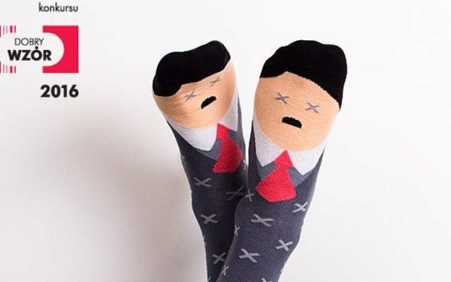 La chaussette de l'entreprise polonaise "Patrick", qui s'appelait "Adolf" la semaine dernière encore (Crédit : site internet Nanushki ) La chaussette de l'entreprise polonaise "Patrick", qui s'appelait "Adolf" la semaine dernière encore (Crédit : site internet Nanushki )
