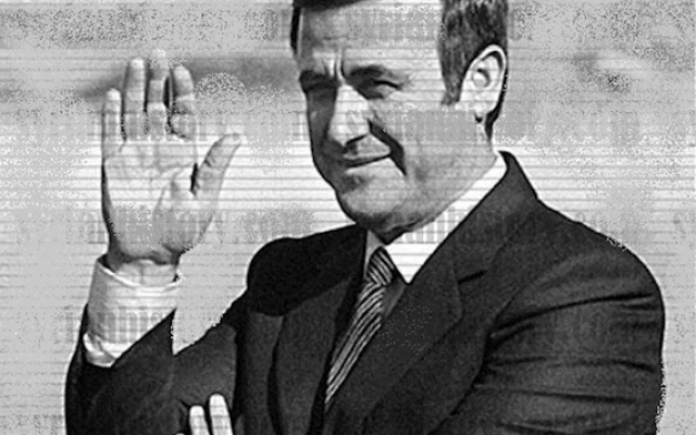 Rifaat al-Assad, à l'époque où il était commandant du Corps de défense dans les années 1980 (Crédit : Domaine public/Wikimedia)