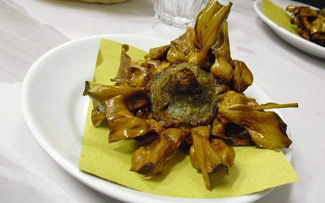 Des artichauts "à la juive" (Crédit : CC BY-SA 3.0 / Wikipedia)