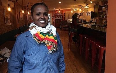 Beejhy Barhany et son époux ont ouvert le Tsion Cafe à New York en 2014. (Crédit : Josefin Dolsten/la JTA)