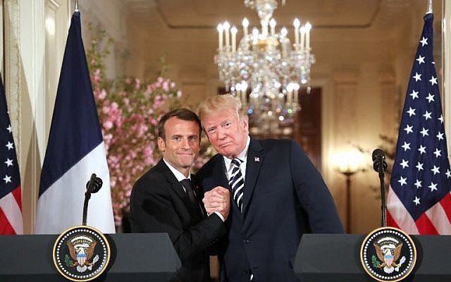 Le président américain Donald Trump et le président français Emmanuel Macron lors d'une conférence de presse conjointe à la Maison Blanche, à Washington, le 24 avril 2018  (Crédit : (AFP PHOTO / Ludovic MARIN)