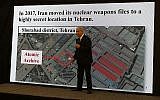 Le Premier ministre israélien Benjamin Netanyahu prononce un discours sur le programme nucléaire iranien au ministère de la Défense à Tel Aviv le 30 avril 2018. (AFP PHOTO / Jack GUEZ)