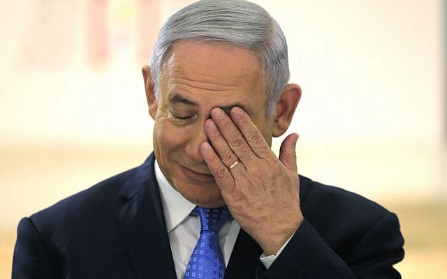 Le Premier ministre israélien Benjamin Netanyahu lors d'une réunion particulière du cabinet pour la journée de Jérusalem au musée des terres de la Bible de Jérusalem, le 13 mai 2018 (Crédit : / AFP PHOTO / POOL / AMIR COHEN) Le Premier ministre israélien Benjamin Netanyahu lors d'une réunion particulière du cabinet pour la journée de Jérusalem au musée des terres de la Bible de Jérusalem, le 13 mai 2018 (Crédit : / AFP PHOTO / POOL / AMIR COHEN)