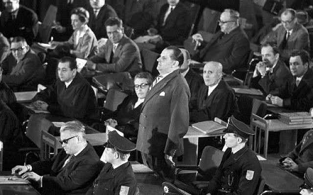 Le 20 décembre 1963, se tenait le premier procès d'Auschwitz à Francfort. (Crédit : AFP PHOTO / dpa / Roland WITSCHEL) Le 20 décembre 1963, se tenait le premier procès d'Auschwitz à Francfort. (Crédit : AFP PHOTO / dpa / Roland WITSCHEL)