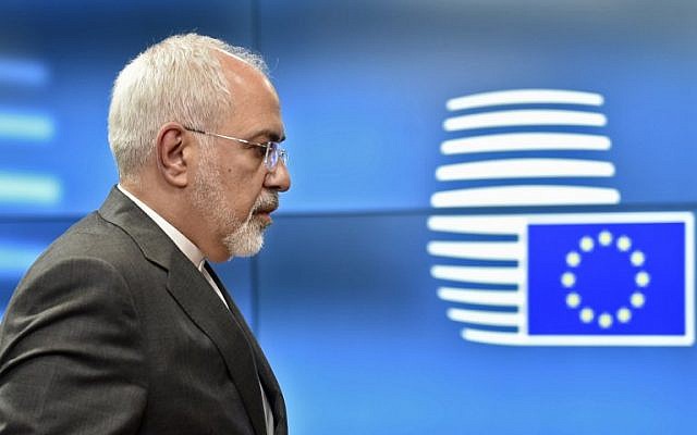 Le ministère des Affaires étrangères Mohammad Javad Zarif aux quartiers généraux de l'UE à Bruxelles, le 15 mai 2018. (Crédit : AFP / JOHN THYS) Le ministère des Affaires étrangères Mohammad Javad Zarif aux quartiers généraux de l'UE à Bruxelles, le 15 mai 2018. (Crédit : AFP / JOHN THYS)