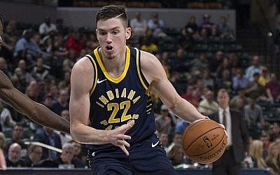 Joueur de Indiana Pacers T.J. Le père de Leaf a également joué pour les Pacers avant de déménager en Israël, où T.J. est né. (Courtoisie)