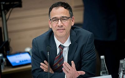 Le procureur d'Etat Shai Nitzan assiste à une réunion du Comité des affaires intérieures à la Knesset à Jérusalem, le 21 novembre 2017. (Yonatan Sindel / Flash90)