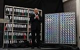 Le Premier ministre Benjamin Netanyahu présente les dossiers obtenus par Israël, qui prouvent que l'Iran a menti sur son programme nucléaire, au ministère de la Défense à Tel Aviv, le 30 avril 2018. (Miriam Alster/Flash90)